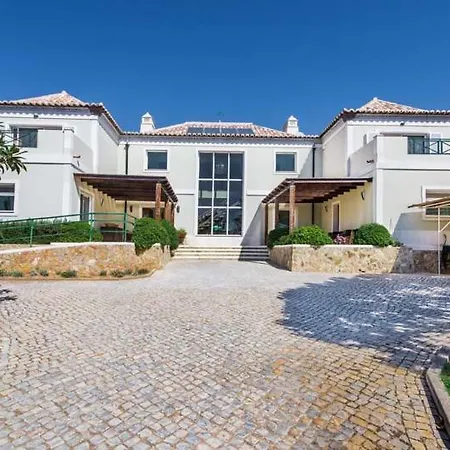 Sleeps 8 With Pool Air Con And Wifi *