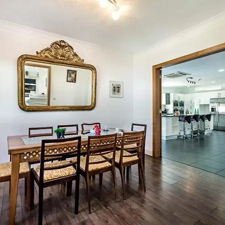 Sleeps 8 With Pool Air Con And Wifi Βίλα *